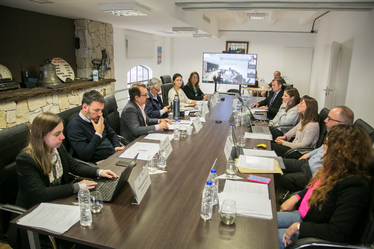 ecovinaarg's tweet photo. Encabezado por su presidente Abel de Manuele, ayer se llevó a cabo la octava sesión del Consejo Directivo de Ecovina para avanzar sobre los diversos temas que correspondían en el orden del día. https://t.co/RytM0c3tm0