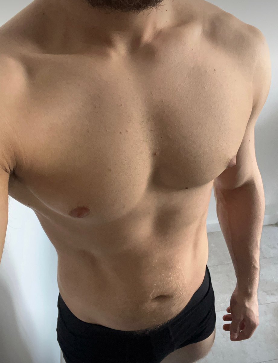 ukdicklover's tweet photo. Body check https://t.co/EzJ8VBwvnQ