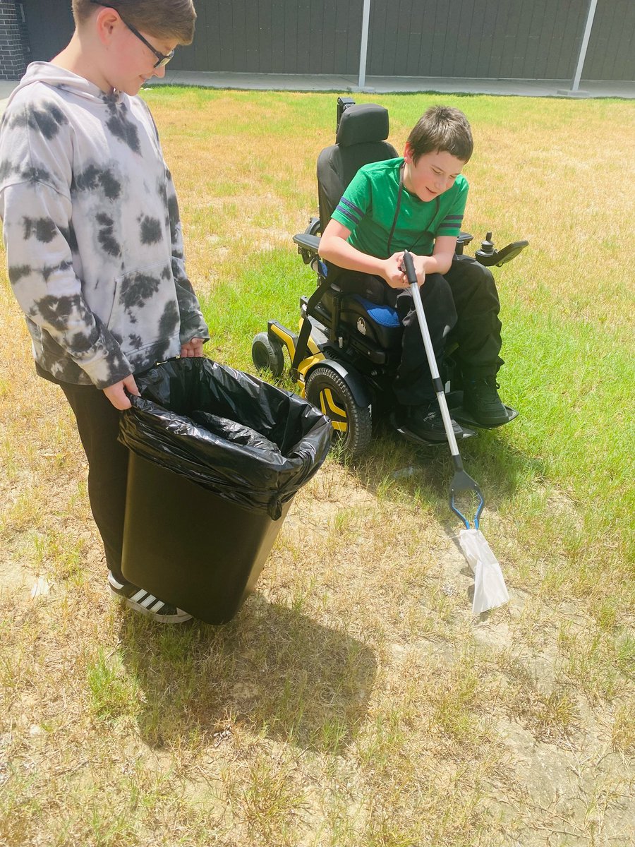 We love to see our students help to keep our campus clean and beautiful! #kcmskodiaks #ncisd