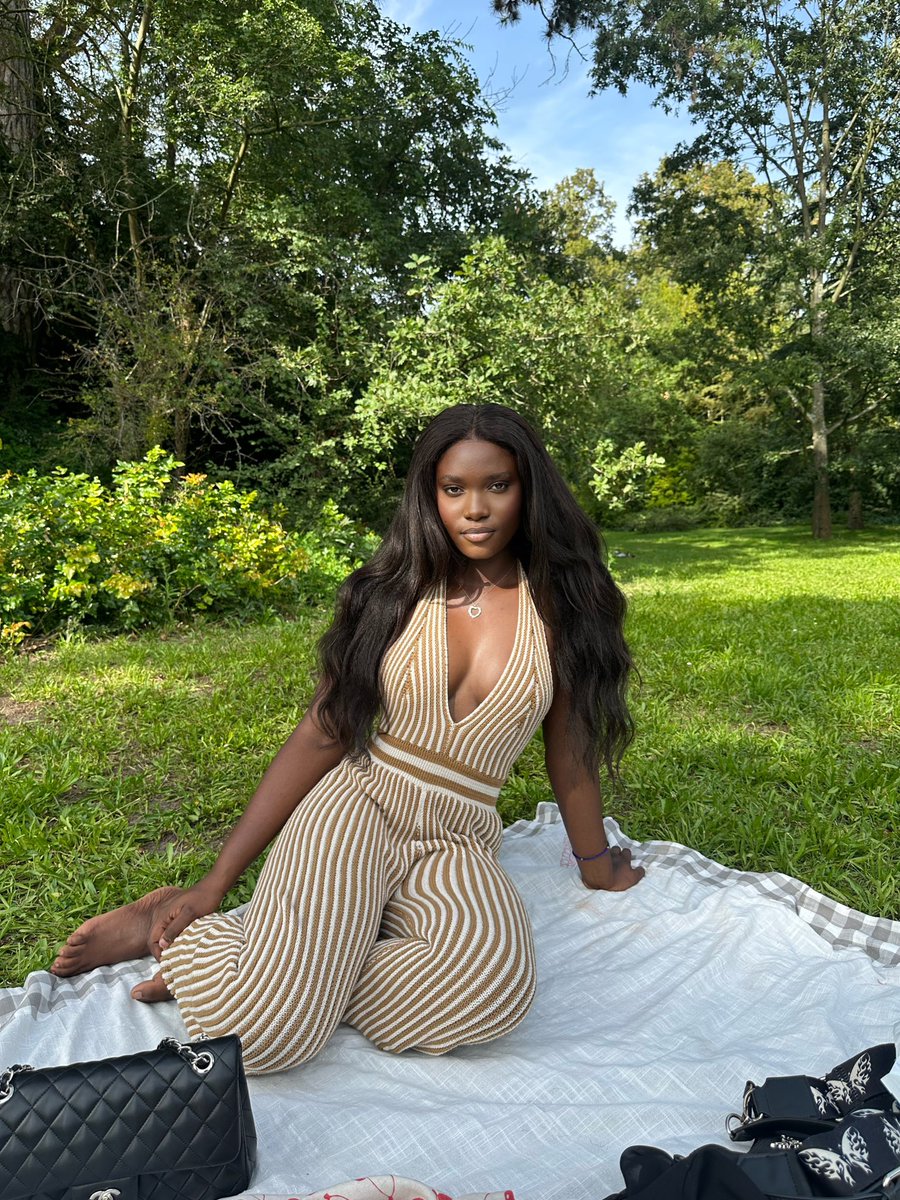 Traa_arnell's tweet photo. That girl 🌺 https://t.co/bgGUzRHBN1