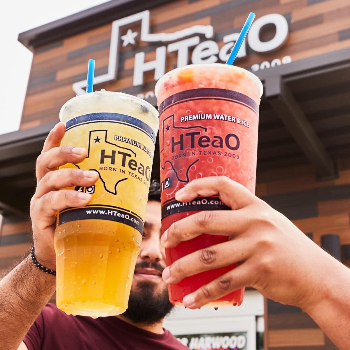 HTeaoNac's tweet photo. 🚨FOOD TRUCK time again!!!🚨

Revolution Pizza will be here at @HTeaoNac from 11-6pm! 

Come grab a slice or two, along with the “World’s Greatest Iced Tea”…🍕🥤

#ItsTeaTime⏰ #FoodTruck🚛
#IceColdTea🧊 https://t.co/ffPRf9Rdio