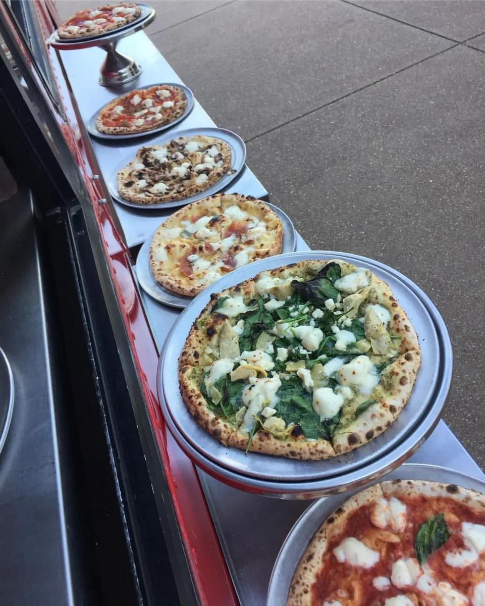 HTeaoNac's tweet photo. 🚨FOOD TRUCK time again!!!🚨

Revolution Pizza will be here at @HTeaoNac from 11-6pm! 

Come grab a slice or two, along with the “World’s Greatest Iced Tea”…🍕🥤

#ItsTeaTime⏰ #FoodTruck🚛
#IceColdTea🧊 https://t.co/ffPRf9Rdio