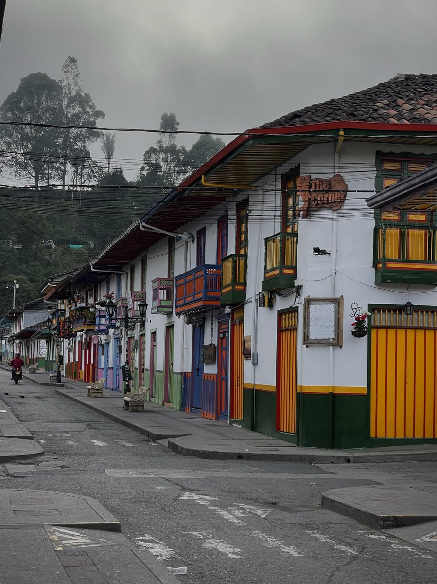 whereisandra_'s tweet photo. @ElArteDeVivir__ Salento, Colombia 😍 https://t.co/puimwDzq08