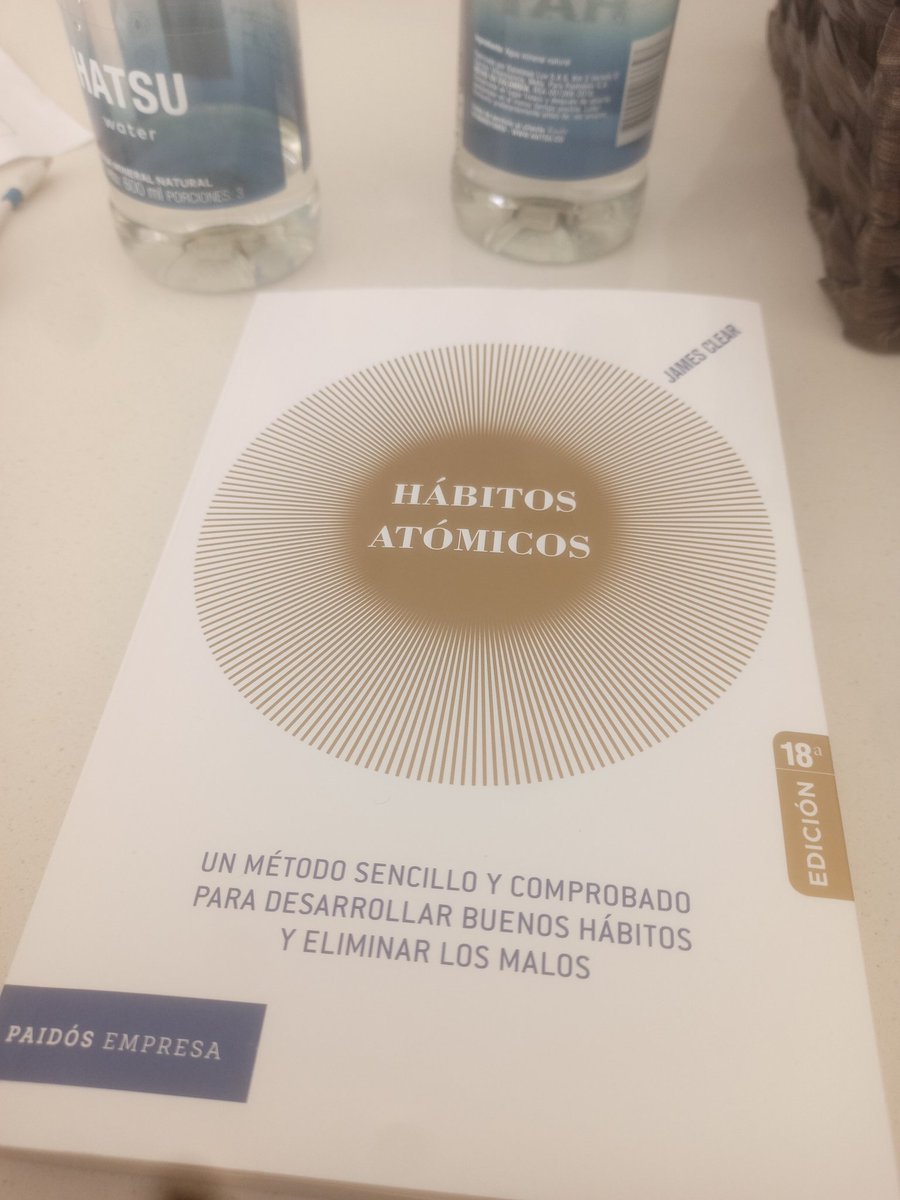 Dincry25's tweet photo. Hoy empecé este libro...
Hasta el momento ha hecho ruido en mi mente 🤯🧐 https://t.co/6xuoIUTo64