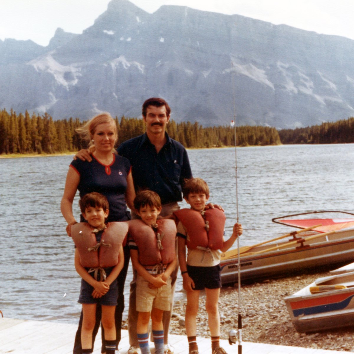 Tall socks and short shorts…that was our style 😎 #TBT