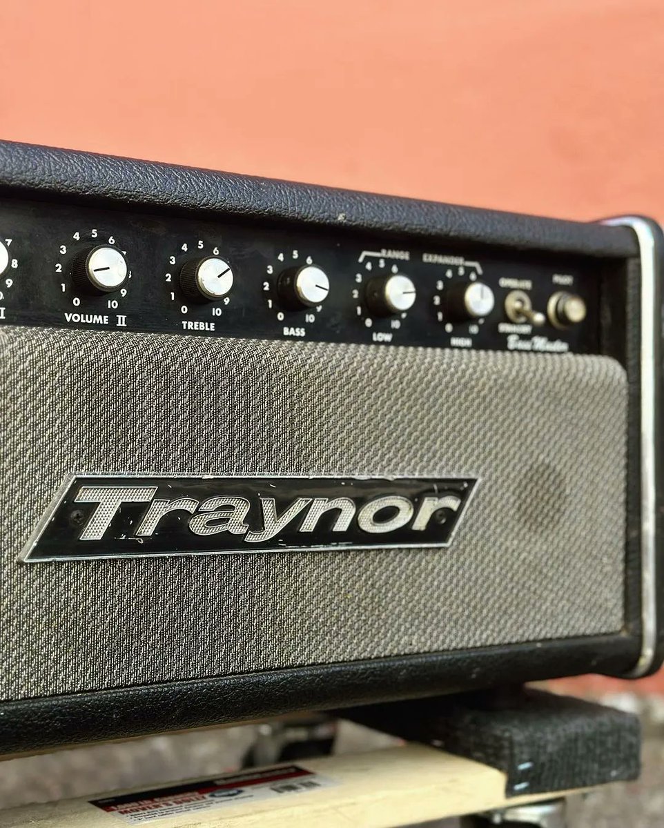 TraynorAmps's tweet photo. #TBT The one and only Bass Master
📸: @hanksmusicexchange
#traynor #traynoramps #guitaramp #guitarhead #guitarcab #bassamp #basshead #basscab #bassist #livemusic #tubeamp #musician #bassguitar #bassplayer #amplifier #guitaramp #music https://t.co/kUuJ1KJpuh