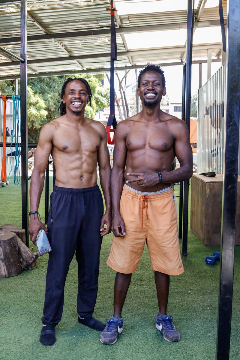 GeorgeYOUniq_'s tweet photo. Hi world 🌍

Here are stils of my previous workout with @el_waff at @CalisthenicsKe. Had a momentous day learning and interaction.

I would advise everyone to take up calisthenics in their workout regimens.

 Is beneficial as regards to mobility and flexibility.

#calisthenics https://t.co/7bOJdunW0t