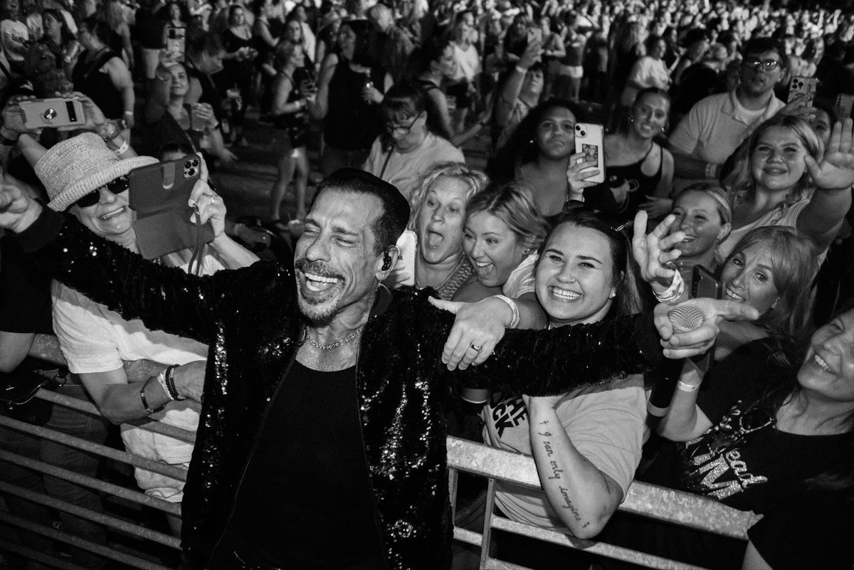 New Kids on the Block tweet media