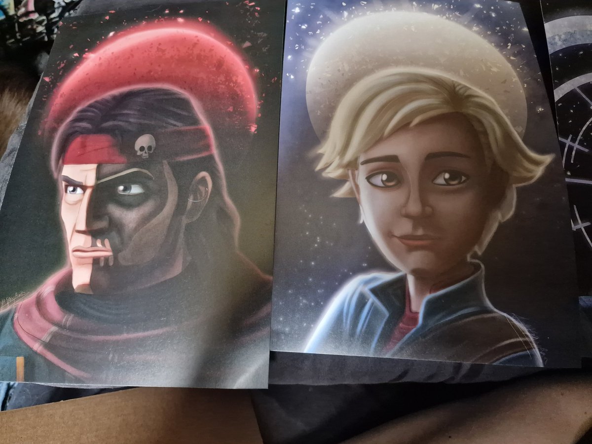 MissPacem's tweet image. Yet again I am amazed by how beautiful amd stunning those are @LiteSpringRain really is talented. Oh and thanks to the costums/duty for pre opening my package and pictures tho 😂 Not sure what my postal service thought was in there but good to know they keep us safe