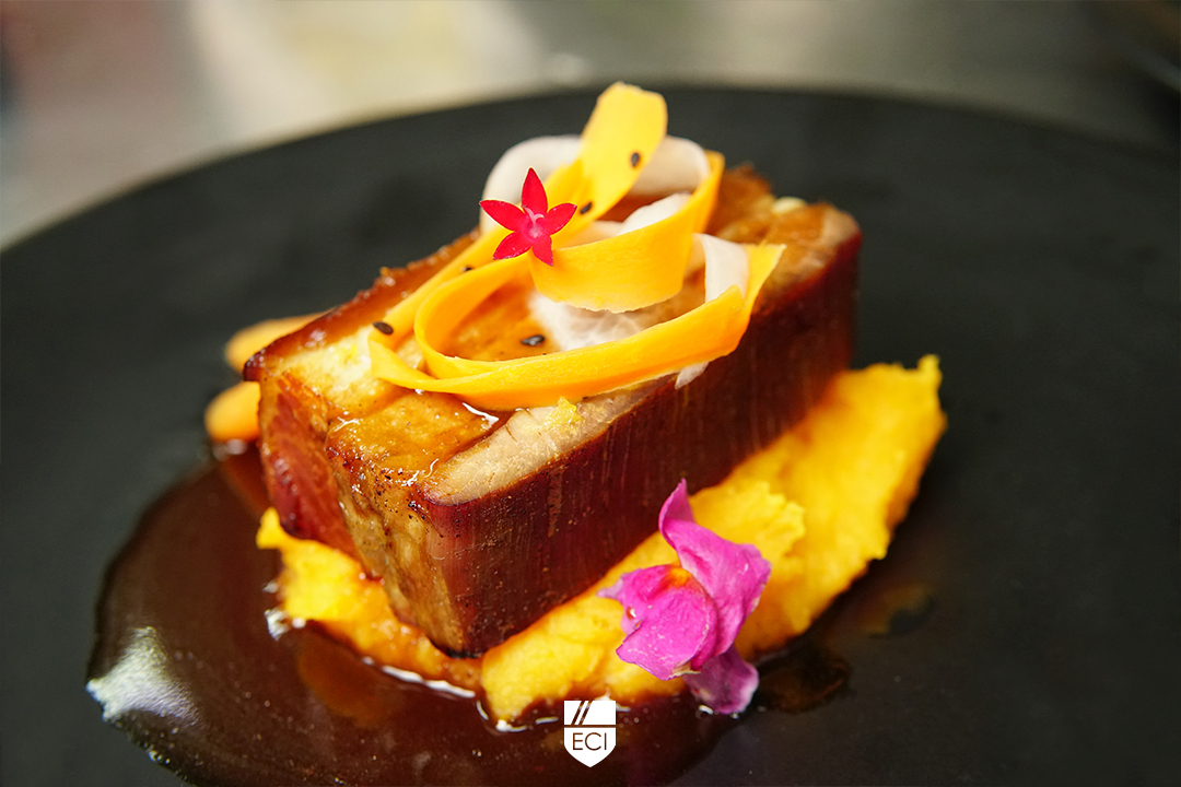 ECIGdl's tweet photo. Siempre que concluye una generación de nuestro Diplomado en Iniciación a la Gastronomía nos enorgullece ver cómo los alumnos aplican sus conocimientos adquiridos en su presentación final, ¡Muchas felicidades! 📷 #SoyECI

Conoce más del diplomado
👇
https://t.co/AXhJQH9KyW https://t.co/e9jQy87Z01