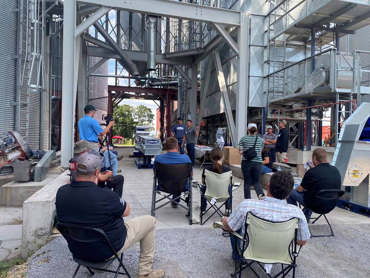 FarmsMarketing's tweet photo. Farmers in eastern #Ontario are checking out @AdvancedGrain demo    at the #ONYield23 final event in #Chesterville checking out @MrFarmerD new automated grain system @OntAg Thank You gold sponsor @OntarioSoilCrop https://t.co/hJbOfkBmBm