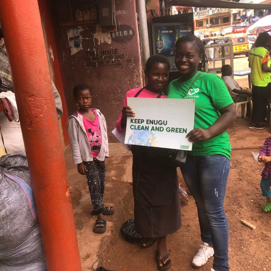 EcoCyclers's tweet photo. We still have Eco-Cyclers Colorful waste bags that can help one segregate recyclables from home. The little girl in the picture is banking recyclables for cash incentives with us.
You too can!
#keepenuguclean
#waste2wealth♻️ #ecocyclersbeatPlasticPollution #ecocyclers https://t.co/NljIBPIgp0