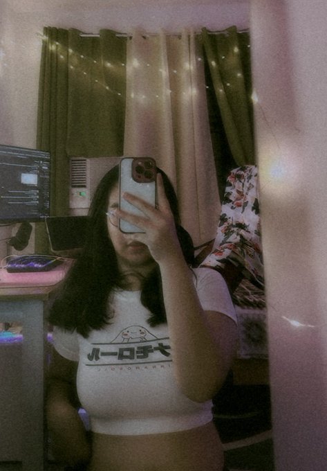 Bed time 😋 https://t.co/fzu3QBAiTo