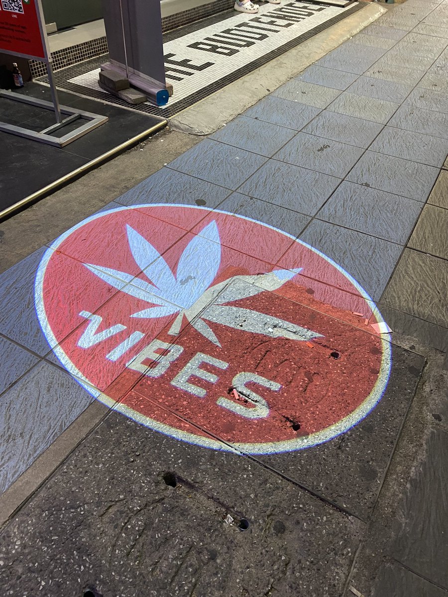 FWB ( friends with bong )