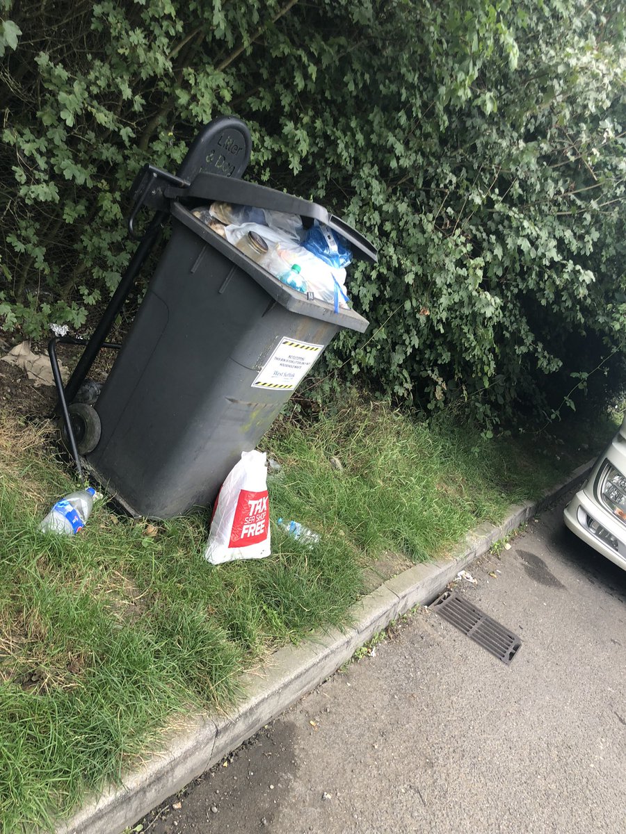 neilsta84's tweet image. #haverhill you are welcome #litterpicking #litter #truckerscleaningupbritain @TruckersUp #keepbritaintidy #lovecleanstreets