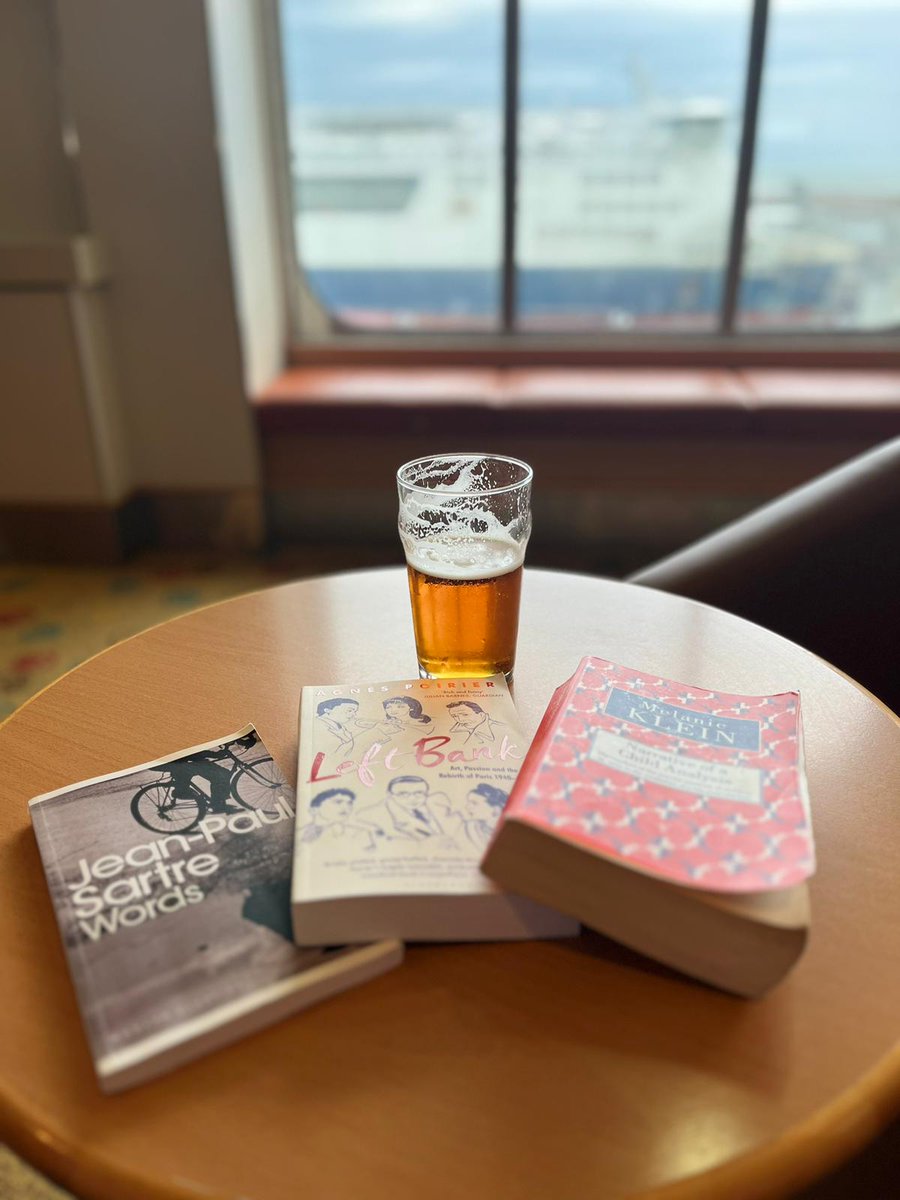 Summer reading 🍺
#BookRecommendations  
#BookTwitter