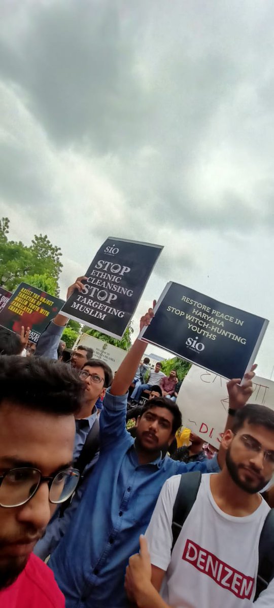 SIOJamia's tweet photo. JMI Unite Against Violence in Nuh, Demand Peace and Justice

In a powerful display of solidarity and commitment to justice and peace, hundreds of students of Jamia organized a protest march against the recent violence in Nuh, Haryana, attributed to the Hindutva outfit VHP. https://t.co/fkkczGDgxy