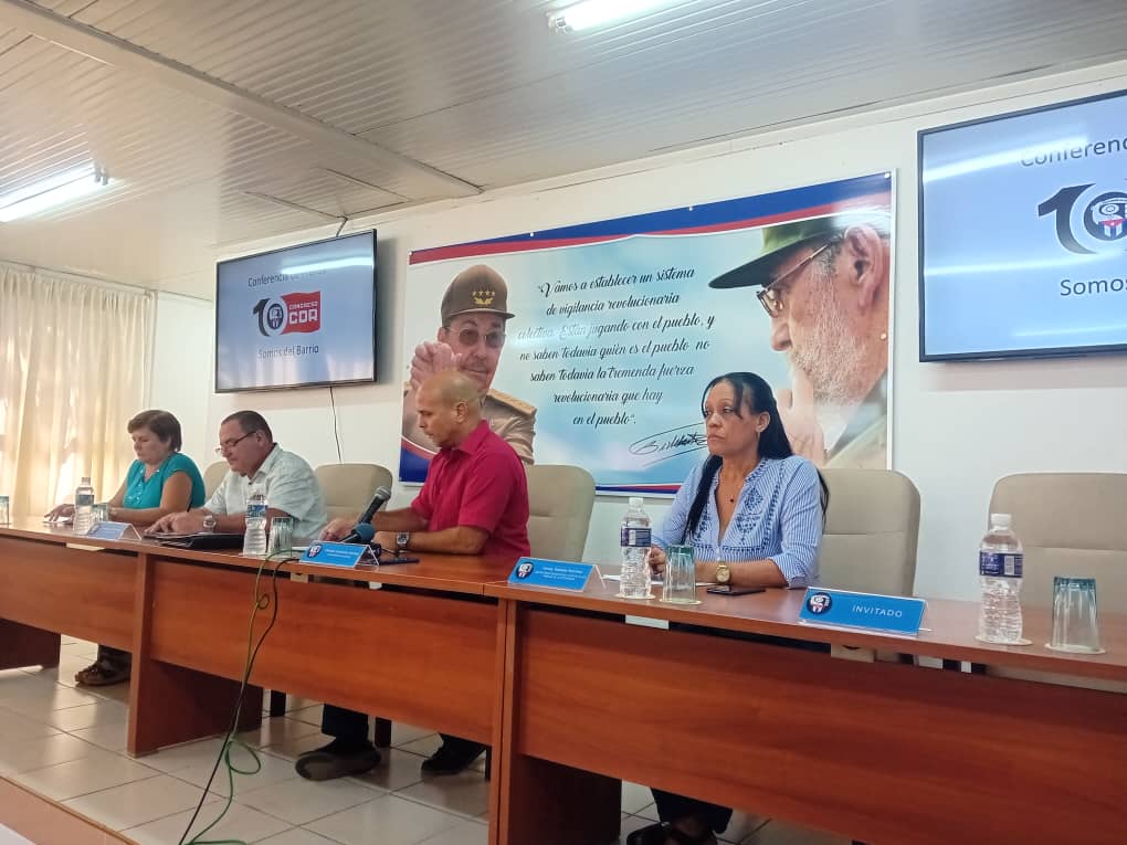 KarlaRguez_00's tweet photo. Presidida por Gerardo Hernández Nordelo Coordinador Nacional de los CDR de Cuba se dieron a conocer las principales actividades a desarrollar en el mes de septiembre.
Cederistas siempre alerta!!!!! 🚨🚨

#CDRCuba #SomosDelBarrio #Cuba #XCongresoCDR https://t.co/wtNQPNxSqu