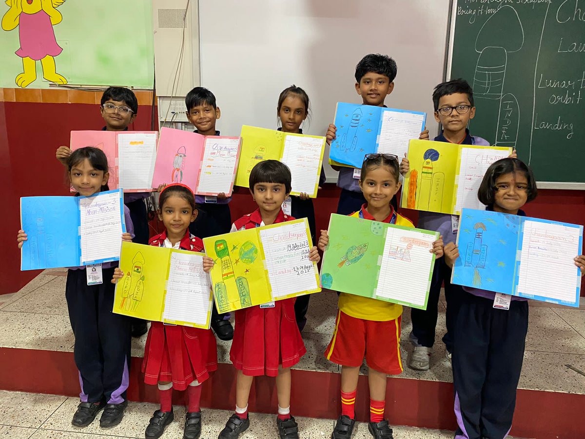 ksatpreet's tweet photo. "India is on moon." This big achievement is celebrated by the little Bal Bhavanites of Class-II. #Chandrayaan3 #BBPSMV #Vividh83 #ProudMoment #ISRO https://t.co/BLCvuZy9bE