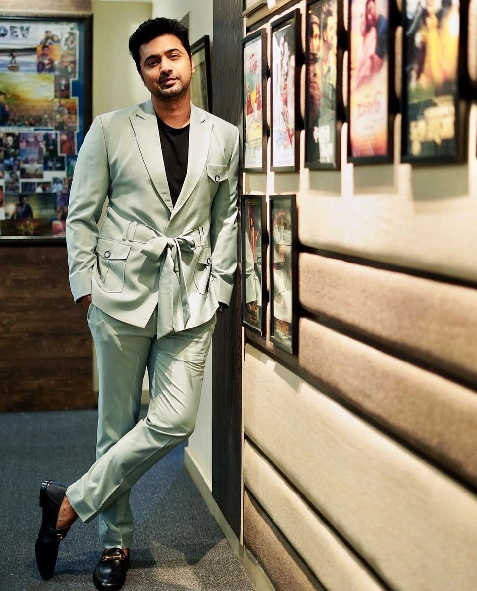 AbhishekRaksh19's tweet image. Emni

E :- Excellent
M :- Man 
N :- Nice
I :- Intelligent

Caption From :- #AbhishekRakshit 

#LoveUDevDa #DevEAmarDuniya ❤

@idevadhikari