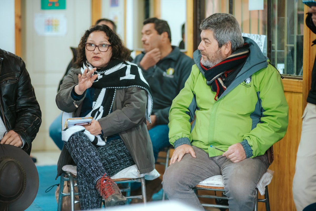goredenuble's tweet photo. 🏔️Llegamos al sector de Atacalco #ElCarmen, donde el Gobernador Crisóstomo conversó con la comunidad afectada por el frente de mal tiempo que provocó un corte en la ruta⛑️ El compromiso es ayudarlos a recuperar la conectividad para el traslado desde y hacia sus viviendas https://t.co/mzrTqap3fS