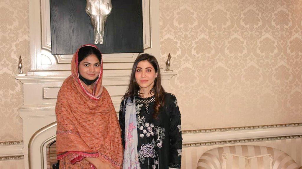 saniakhan750's tweet photo. @hinaparvezbutt met with the UC Coordinators of PP 149. 
 @hinaparvezbutt says I am confident that with the hard work and dedication of my team, we will be able to strengthen the PML-N in every nook and corner of Lahore and make it a force for development. https://t.co/RSCkmod9jg
