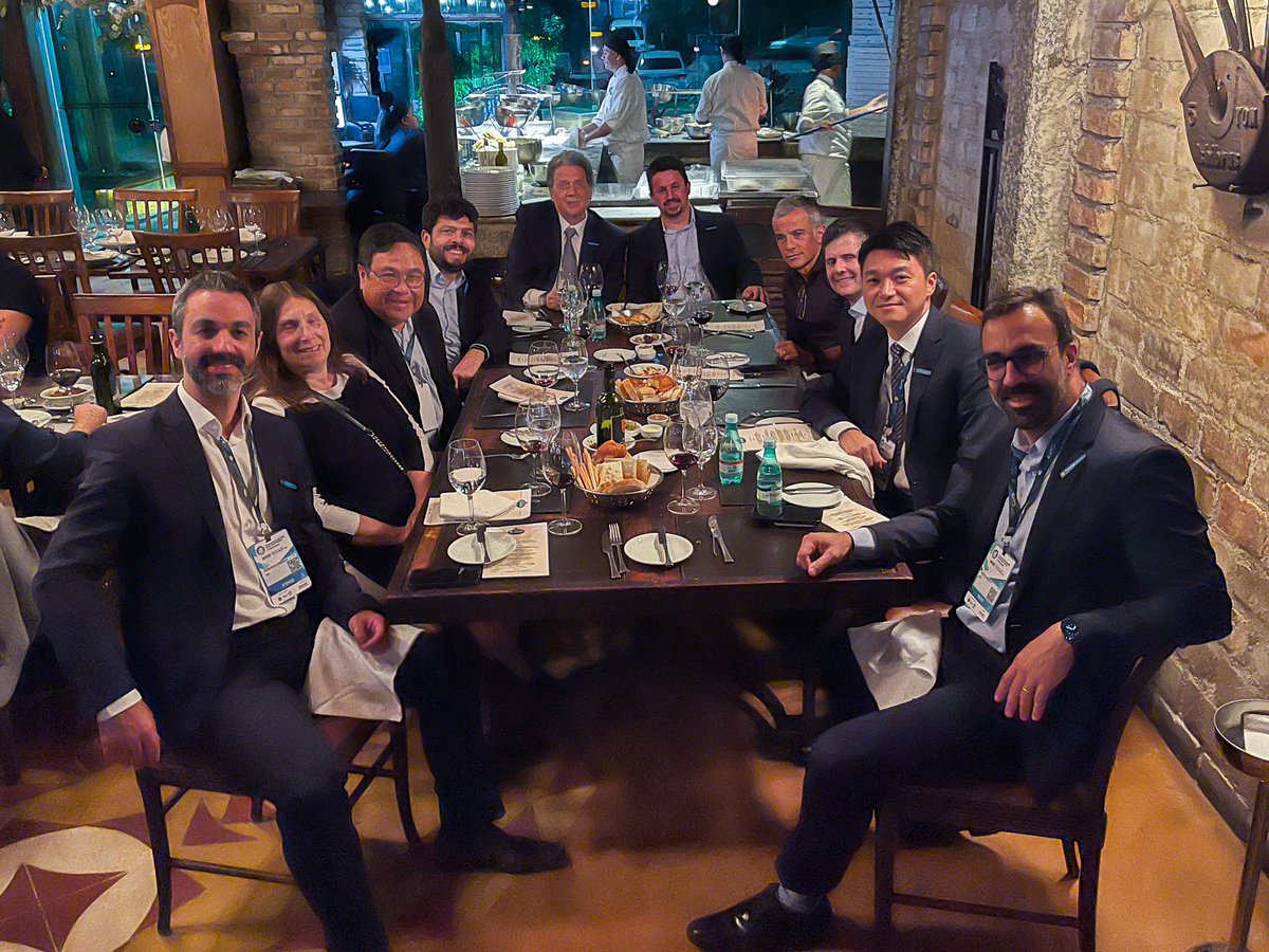 SoCalYuman's tweet image. At the International and SRS LATAM Robotic Surgery Congress. Great to see many friends and collaborators and also make many new friends. So many working so hard to make treatment of disease less painful for patients and with faster recovery. #MoreCuresLessInvasive @CityofHopeSurg