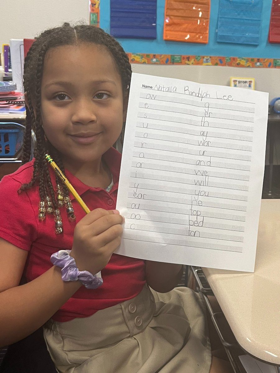 Trad_Bellair's tweet photo. Students practice writing their phonograms @Trad_Bellair to help them reach their reading and spelling goals!! 🎯 https://t.co/97E0TRABEh