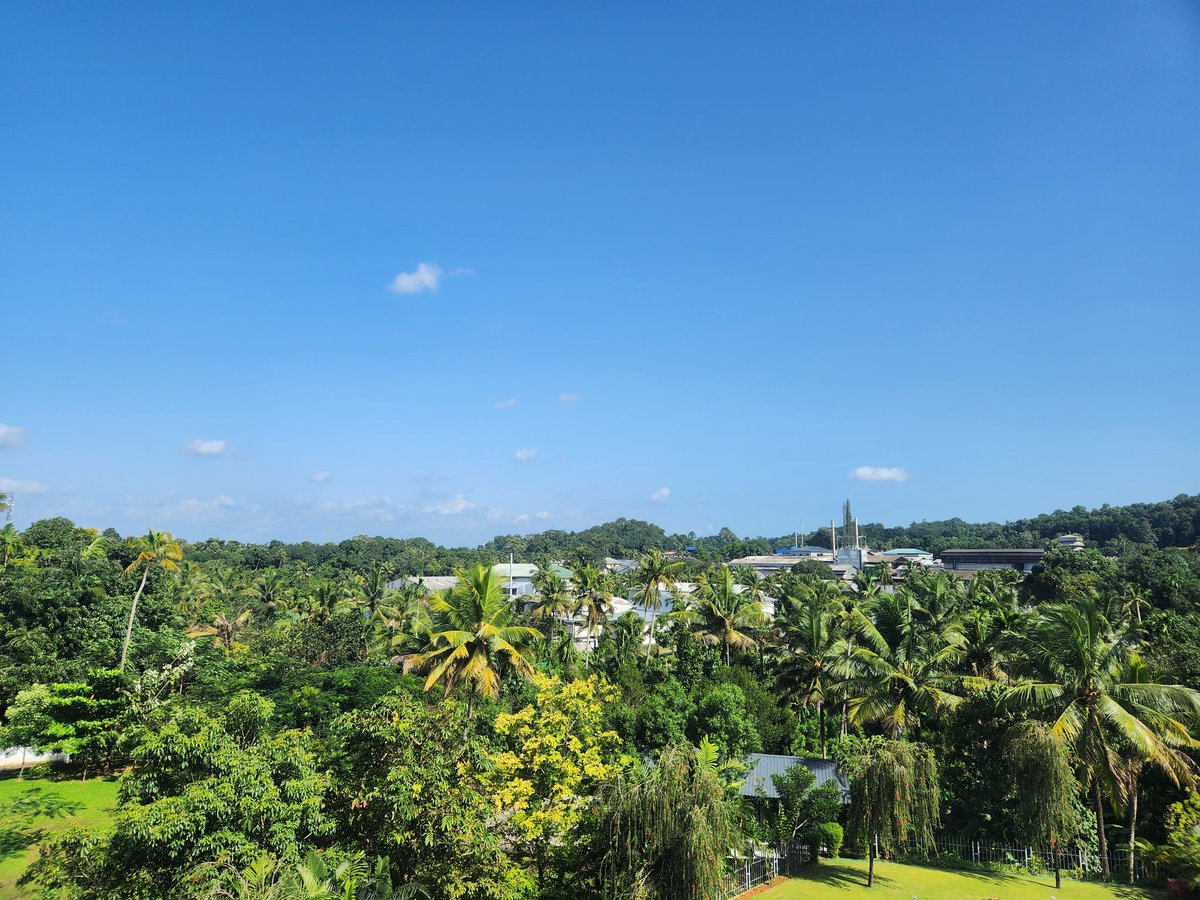 morupnam's tweet photo. Enchanted by Kerala's Beauty From picturesque landscapes to remarkable advancements, my time here has been nothing short of extraordinary
 Witnessing cutting-edge processing tech in action, driving value generation per gram, has left me truly amazed.

Truly is 'God's own country' https://t.co/eHc2aNMwCG