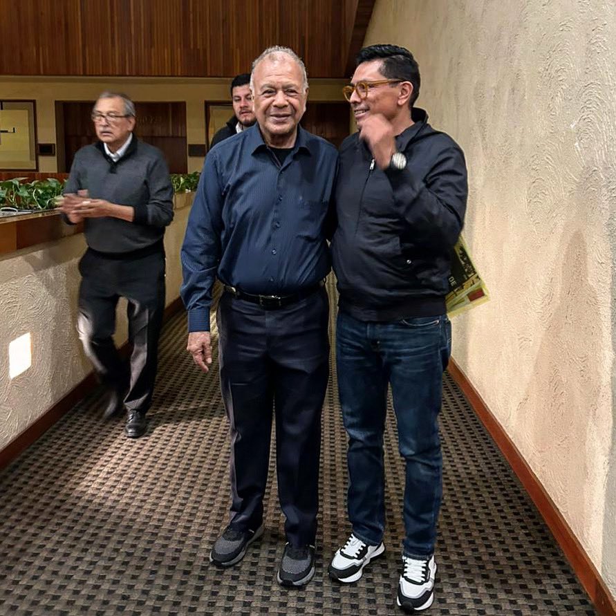 lopezneliolenin's tweet photo. En el marco de la Reunión Nacional del @PTnacionalMX saludé e
Informe al Profe @AlbertoAnayaGt los avances en los registros de los
aspirantes a Coordinar la Afiliación en los Municipios y Distritos Locales y Federales.

¡Vamos muy bien, re-que-te-bien!

Somos el #PoderTerritorial https://t.co/dd9KclHhYZ