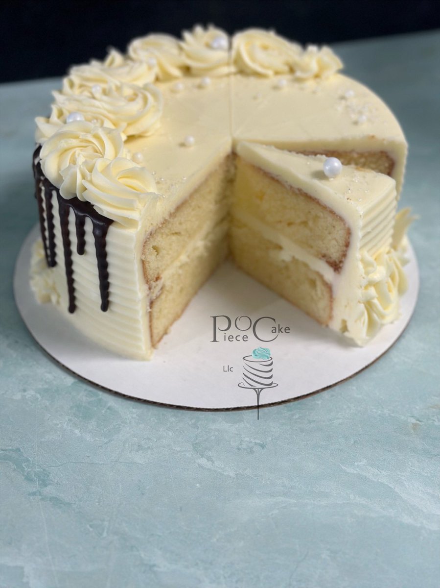 As amazing inside as it is outside! Drip cakes are always a modern hit - order a moist, delicious cake for any occasion. Online shop link in bio - see you soon! . . #cake #bakery #cakedecorating #frederickmd #layercake #birthdaycake #smallbusiness