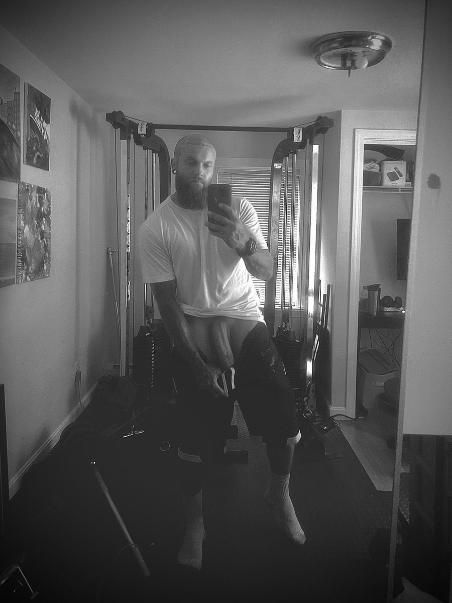 Str8menRealmen's tweet photo. Nine inches of straight massive cock

#straightmen #str8men #straightdudes #baitedstraightguys #baitedstr8 #baitedguys #straightbros #STr8Guys #Str8bros  #str8guysexperimenting #straightseduced #straightcurious #straightbro #StraightMate #straightdudes #straightboys #baited https://t.co/V8vJQIFlaA