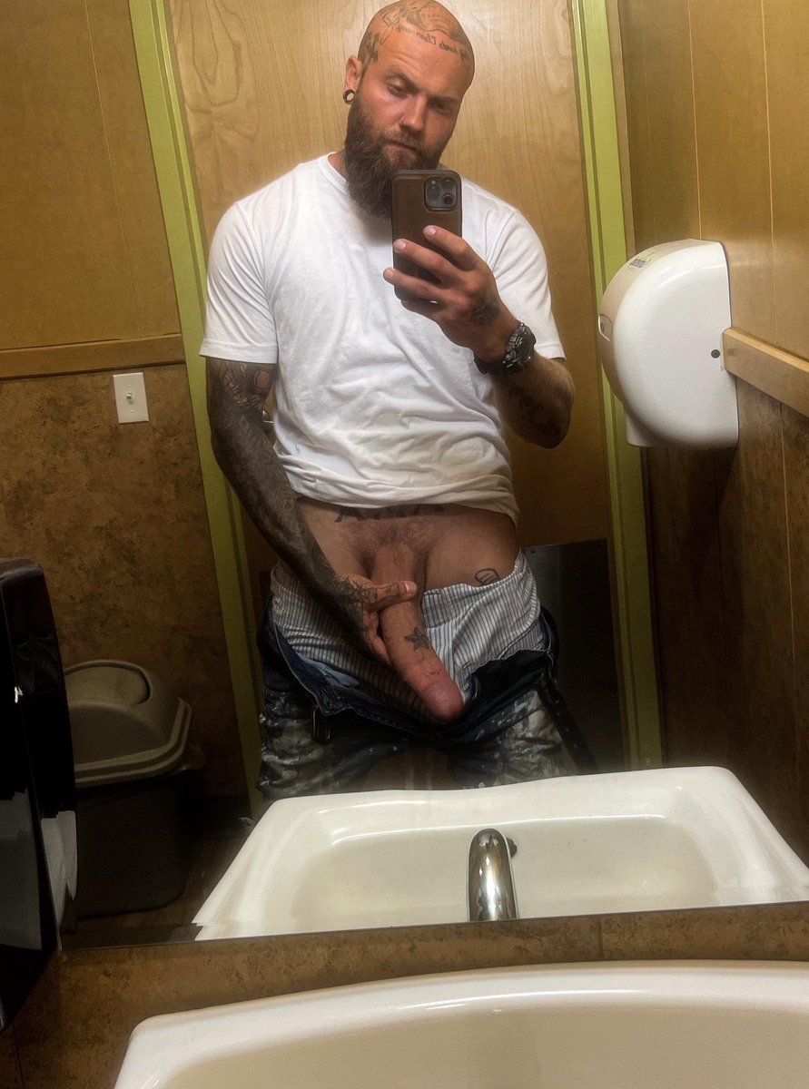 Str8menRealmen's tweet photo. Nine inches of straight massive cock

#straightmen #str8men #straightdudes #baitedstraightguys #baitedstr8 #baitedguys #straightbros #STr8Guys #Str8bros  #str8guysexperimenting #straightseduced #straightcurious #straightbro #StraightMate #straightdudes #straightboys #baited https://t.co/V8vJQIFlaA