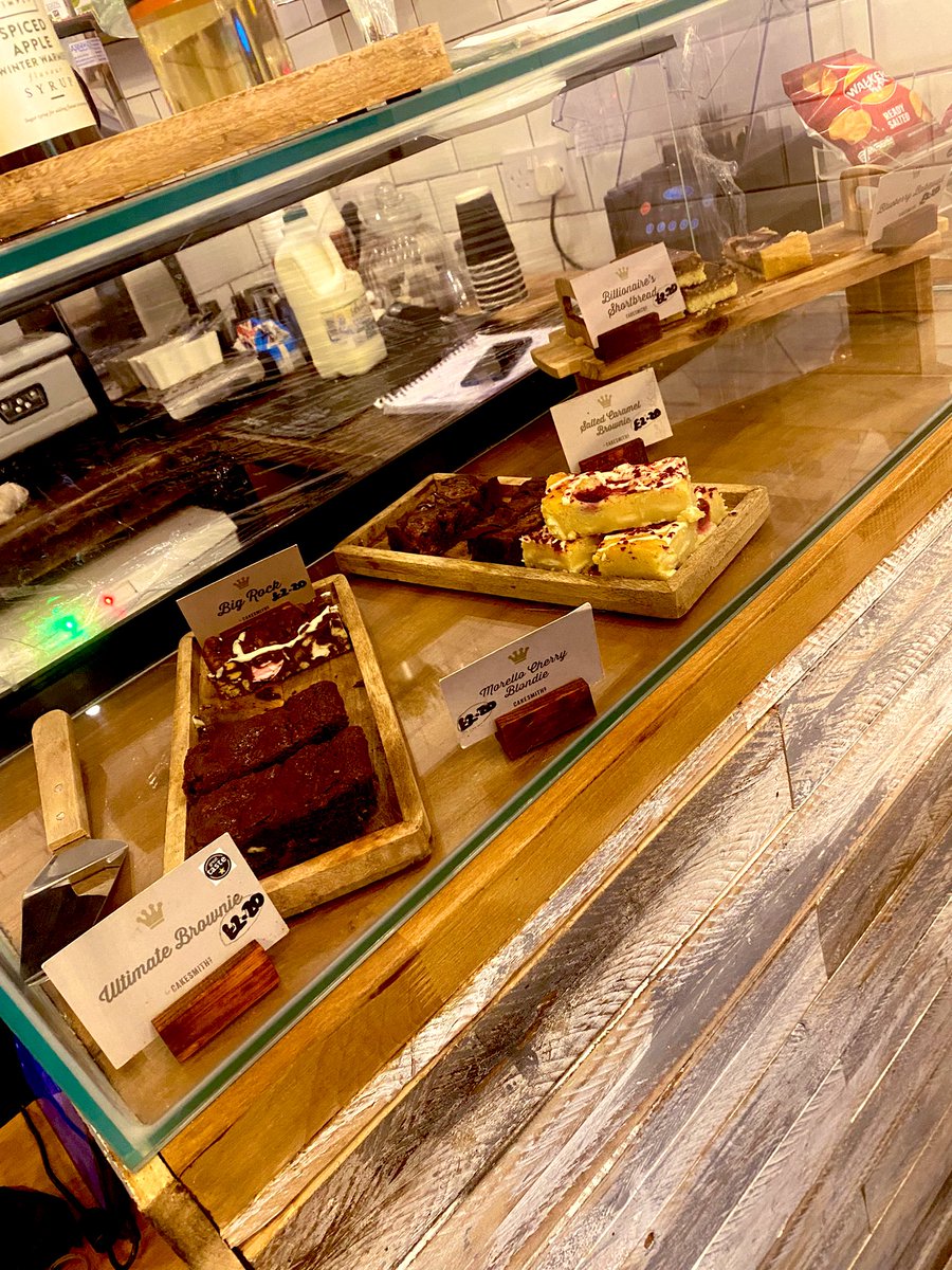 LauraTomkins_bridge tweet media