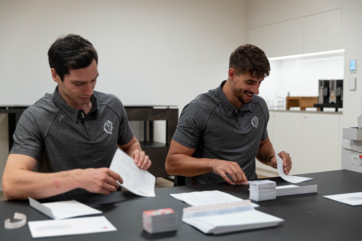 lausannehc's tweet photo. Les cartes d'abonnement pour la saison 2023-24 arrivent 🔴⚪

News ➡️ https://t.co/G1hCVBbhzm https://t.co/Iahiaj5KqK