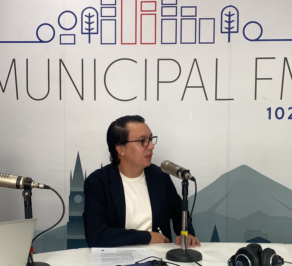 MQRadiofm's tweet photo. “Ha sido un proceso que ha articulado mucho un trabajo técnico con especialistas, luego realizamos la sistematización, esto se ha desarrollado en el último año y la guía se lanzará el próximo miércoles”, José Flores de @Evaluacion_Ec. https://t.co/XeNl6MA0oo