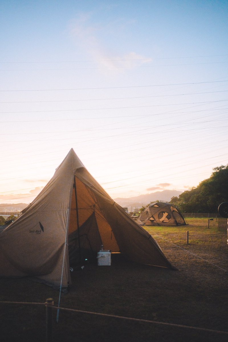 ryu_camping's tweet photo. なんかエモいテントやな⛺️ https://t.co/2OdgfSo6IO