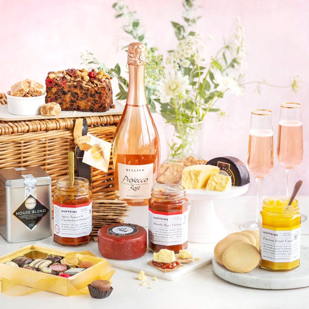 Say ‘I do’ to our gorgeous wedding gift ideas at huffkins.com 💍 💒 Our foodie hamper gifts are brimming with artisan fine foods and handmade bakery treats. Available for UK delivery, from the Cotswolds, with love 🧡