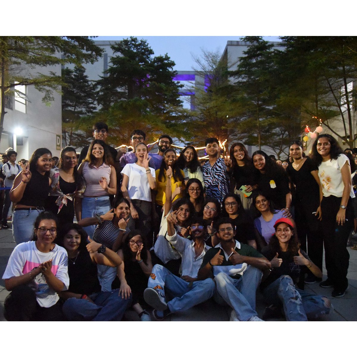 bennettuniv's tweet photo. Embracing the thrill of Deeksharambh 2023. Parul Maheshwari, Programming Controller at Radio Mirchi & Mr. Abhishek Agarwal, Business Head at Coding Ninjas graced the occasion.
#BennettUniversity #Deeksharambh2023 #CollegeLife #LifeatBU https://t.co/Ud6Lc5Kiei