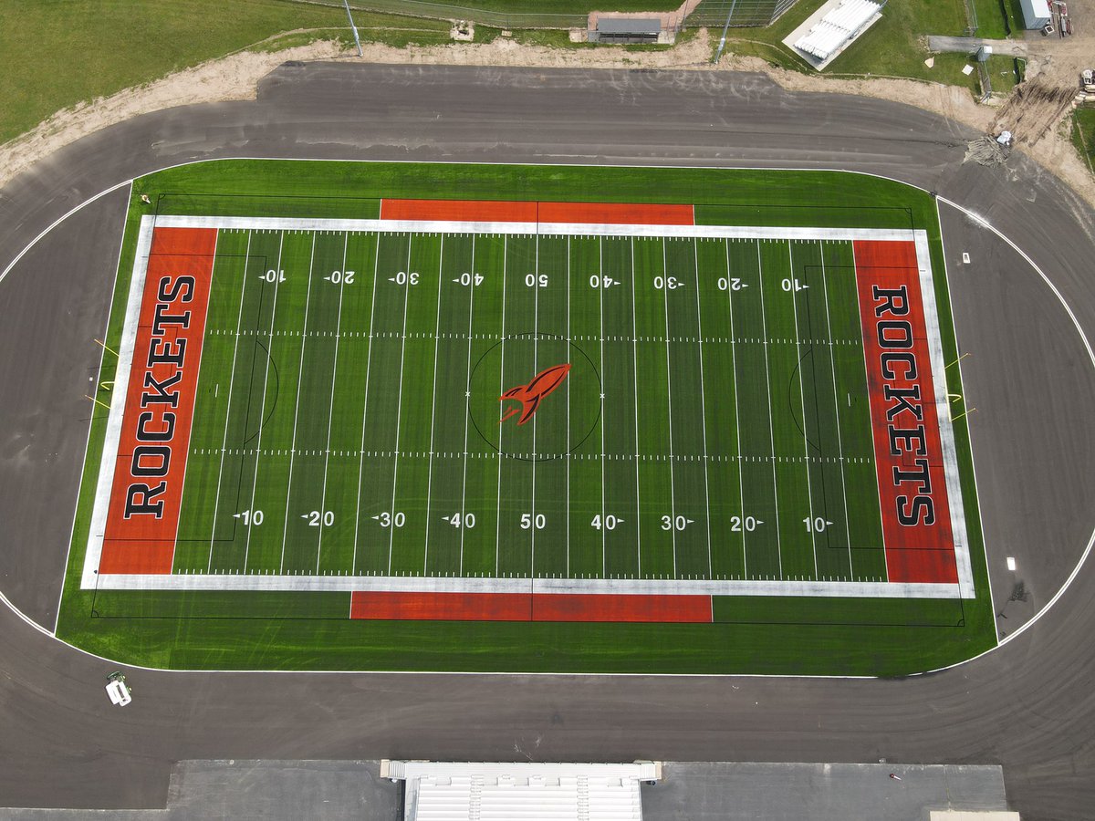 👀Check out the new turf field at Cedar Grove-Belgium HS! The @mwsts1 team is proud to partner with @CGBSchools and @CGBRockets on their new, state of the art field. The field features a @TeamBrockUSA shock pad to reduce head to turf concussions. @travisWSN @CoachSchreurs Go 🚀!
