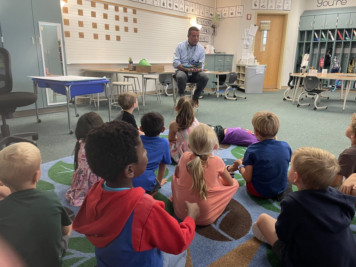 Mrs. Luse (Miss Orbaugh) tweet media