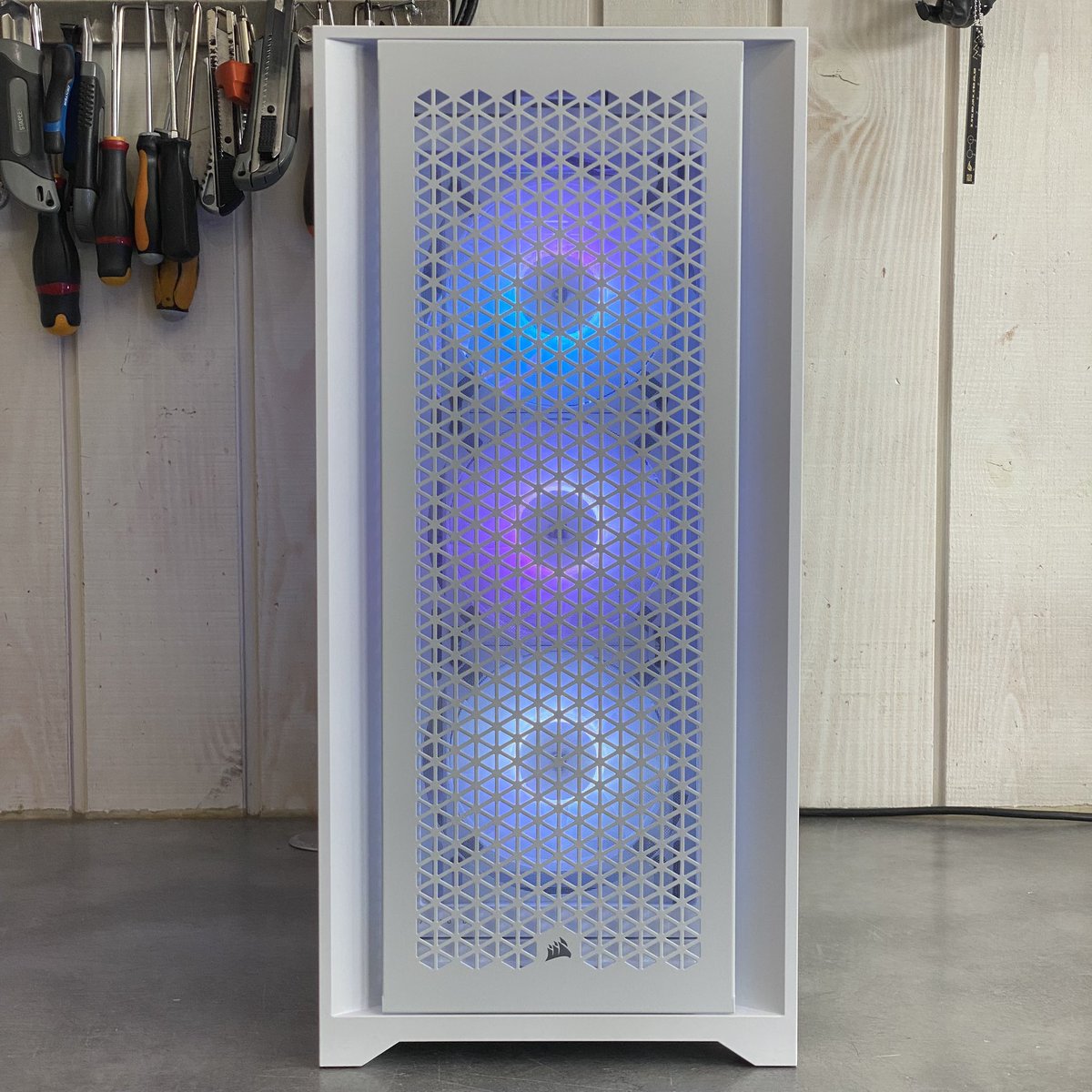 AbsolutePC's tweet photo. 5000D Airflow RGB White😍 https://t.co/alQIPNfhoc