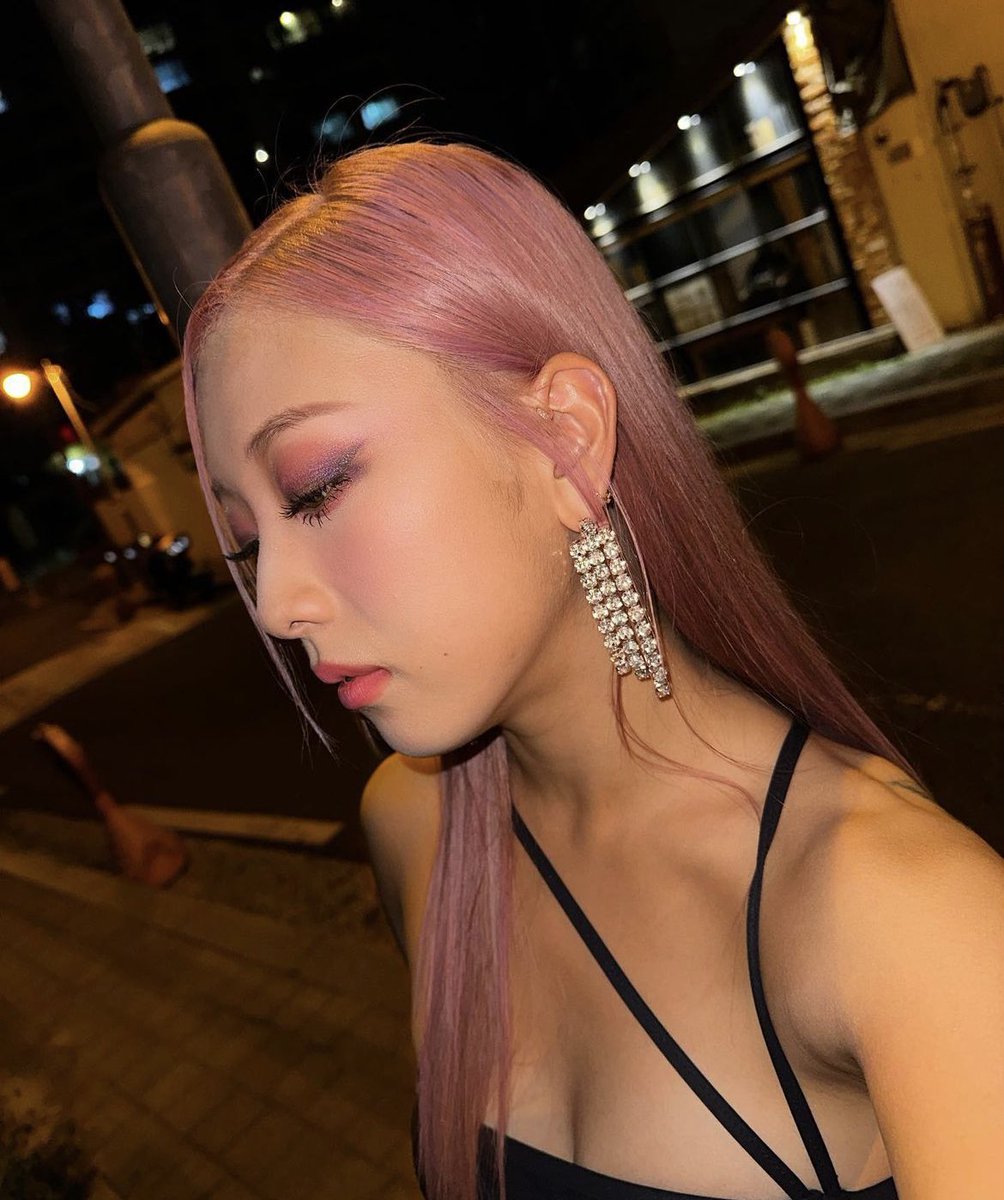 SeungGlobal's tweet photo. 230819 - IG POST

rowdy 🦩

#SEUNGYEON #장승연 
@signedbywild #CLC #씨엘씨 https://t.co/wQpjgTWmKh