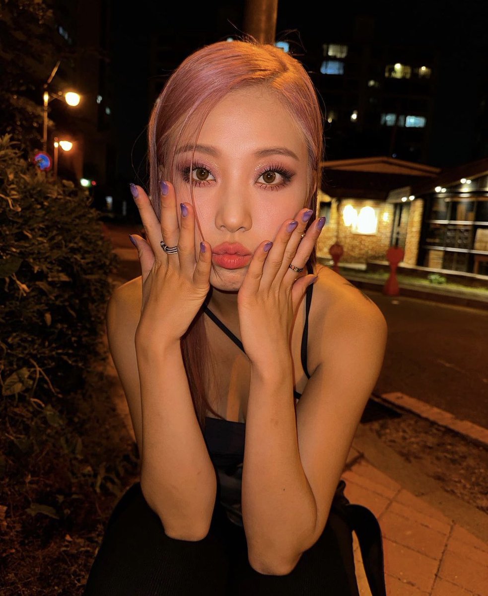 SeungGlobal's tweet photo. 230819 - IG POST

rowdy 🦩

#SEUNGYEON #장승연 
@signedbywild #CLC #씨엘씨 https://t.co/wQpjgTWmKh