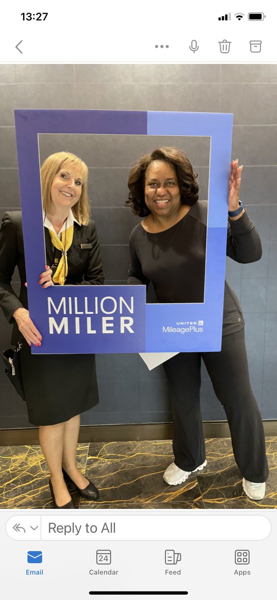 Celebrating 🥳 our lovely 1K Ms Paula Harris 1MM milestone today @LHR 👏 👏 Great job PSR Julie for making it even more special for our 1K customer who felt spoilt by your warm interaction.💛 @united @jacquikey @KevinMortimer29 @airways62 @aaronsmythe