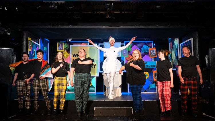 Ceilidh Club (@ceilidhclub) on Twitter photo Delighted to see Scots at last, by <a href="/wearenoisemaker/">Noisemaker</a>. It's just brilliant: touching, informative and v.v funny. Story of Scotland as told by a toilet. Genius. Delighted to see Scots at last, by <a href="/wearenoisemaker/">Noisemaker</a>. It's just brilliant: touching, informative and v.v funny. Story of Scotland as told by a toilet. Genius.