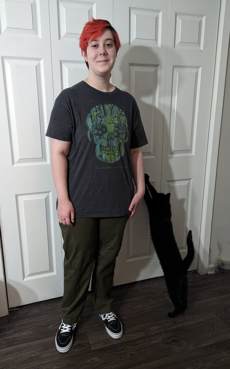 ImaFuller's tweet photo. Happy Last First Day of School to the #Teenager . I hope that their #Senior year is the best! Love my baby! 😭❤️ Yes, George decided to join in the picture taking...silly cat! #FirstDayOfSchool #LastFirstDayOfSchool #ClassOf2024 #MeteaValley #CatsOfIG #BlackCat #Cats https://t.co/GjHN8uWIxT