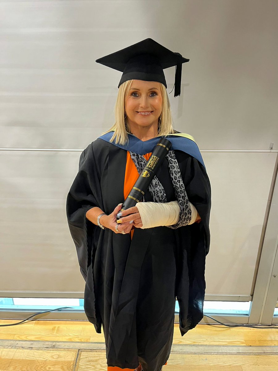 deannaedwards14's tweet photo. Fancy graduating with a qualification in Family Group Conferences like Sian and Alison? It's not too late to apply but be quick. Message me on d.edwards@salford.ac.uk for more info or contact our partners @FamilyRightsGp 
Apply here
https://t.co/vV9uBQ7tLR https://t.co/botO130m4h