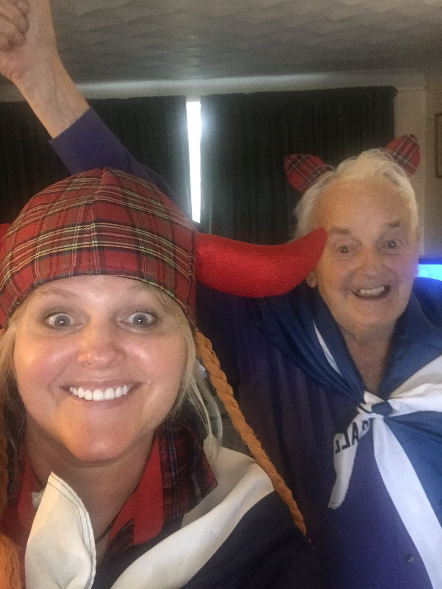 Cat Harvey tweet media