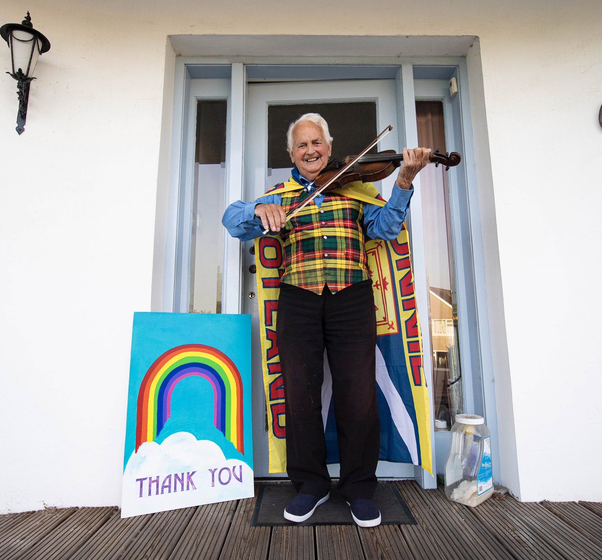 Cat Harvey tweet media